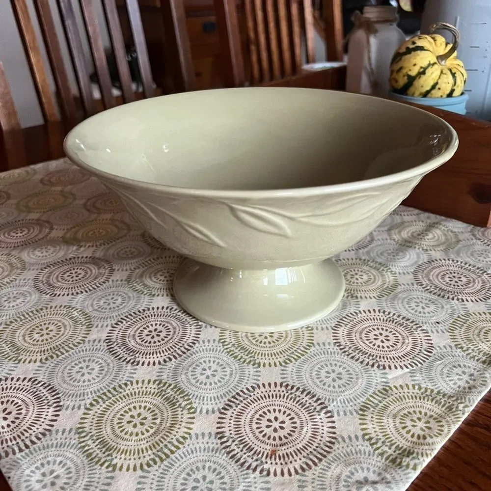 Laura Ashley Sage Green Rosemoor Pedestal Decorative Bowl